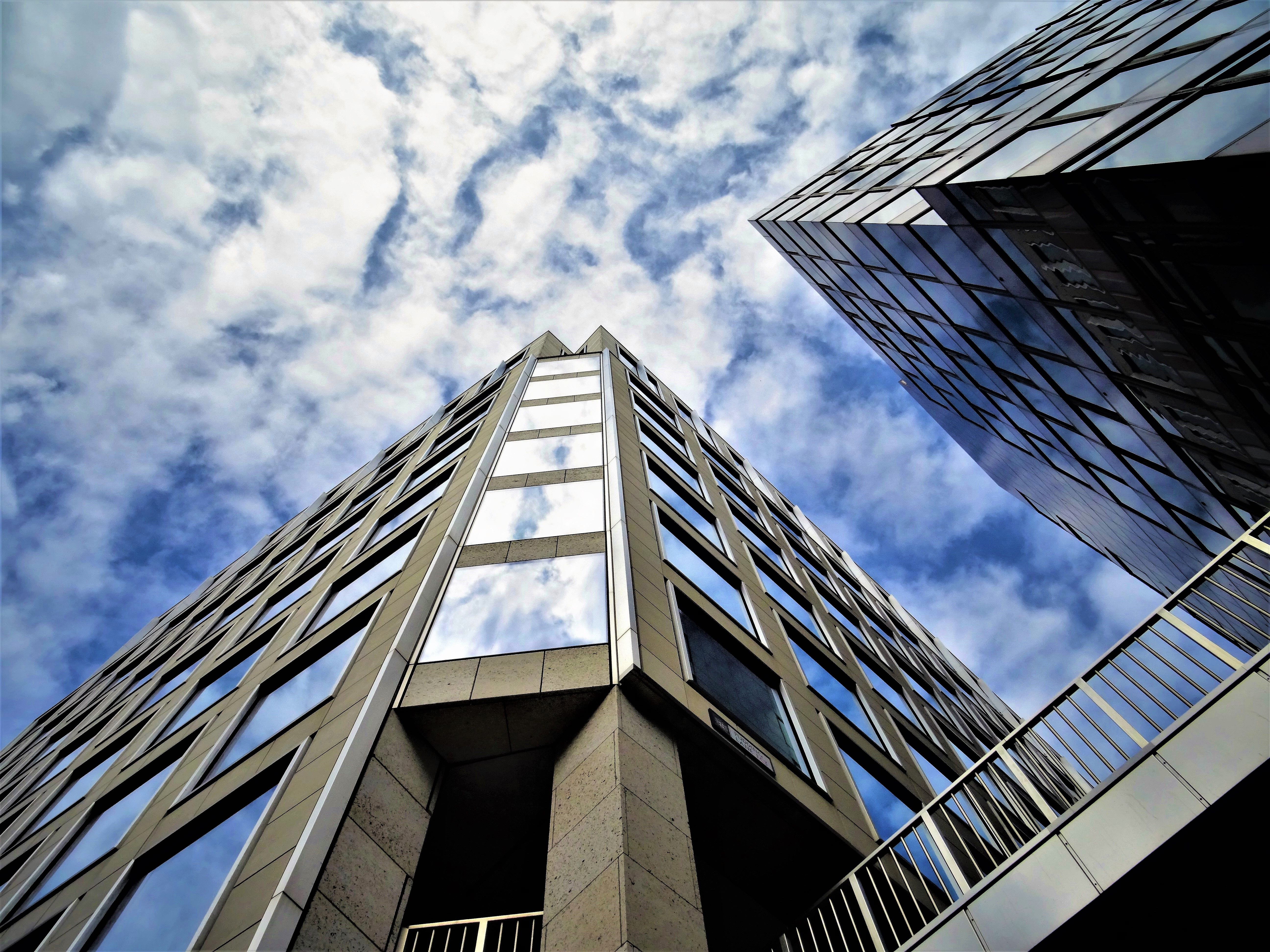 Modern commercial office building exterior in the Phoenix Valley